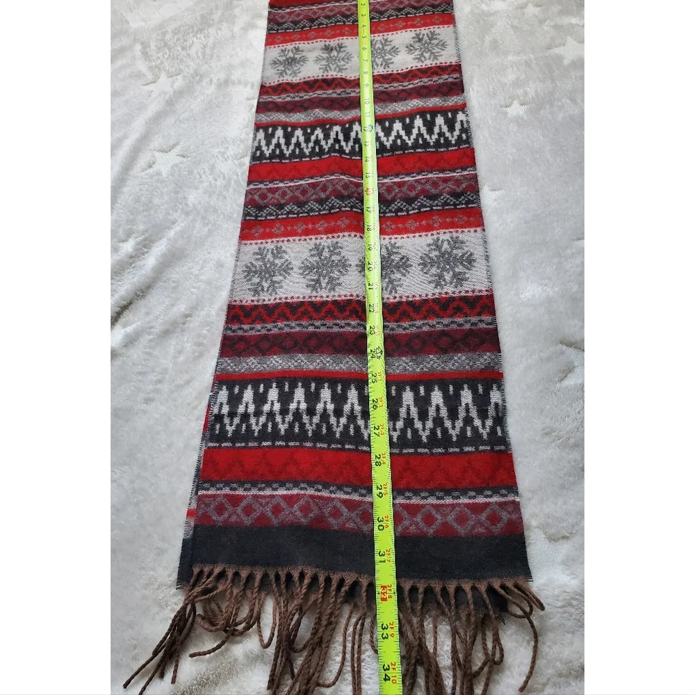 Winter and tribal print scarf - Picture 3 of 4
